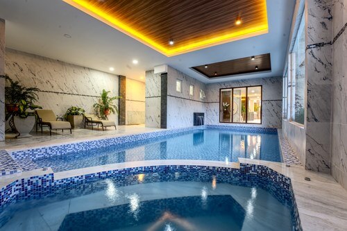 Pool & Hot Tub