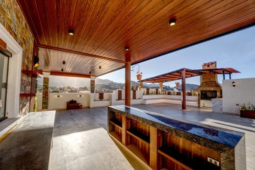 Roof Bar & Grill